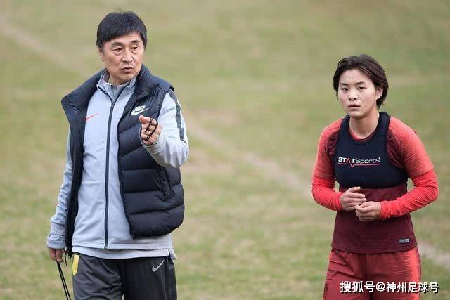 丁俊晖出局引争议，武汉赛现场观众表现引发讨论